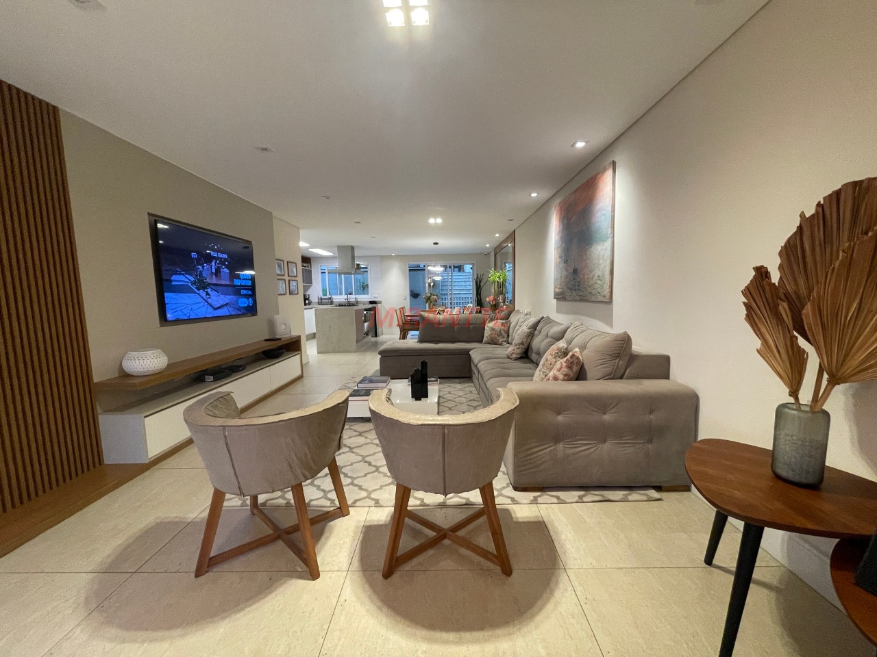 Sobrado de 240m² com 3 quartos em Santa Terezinha
