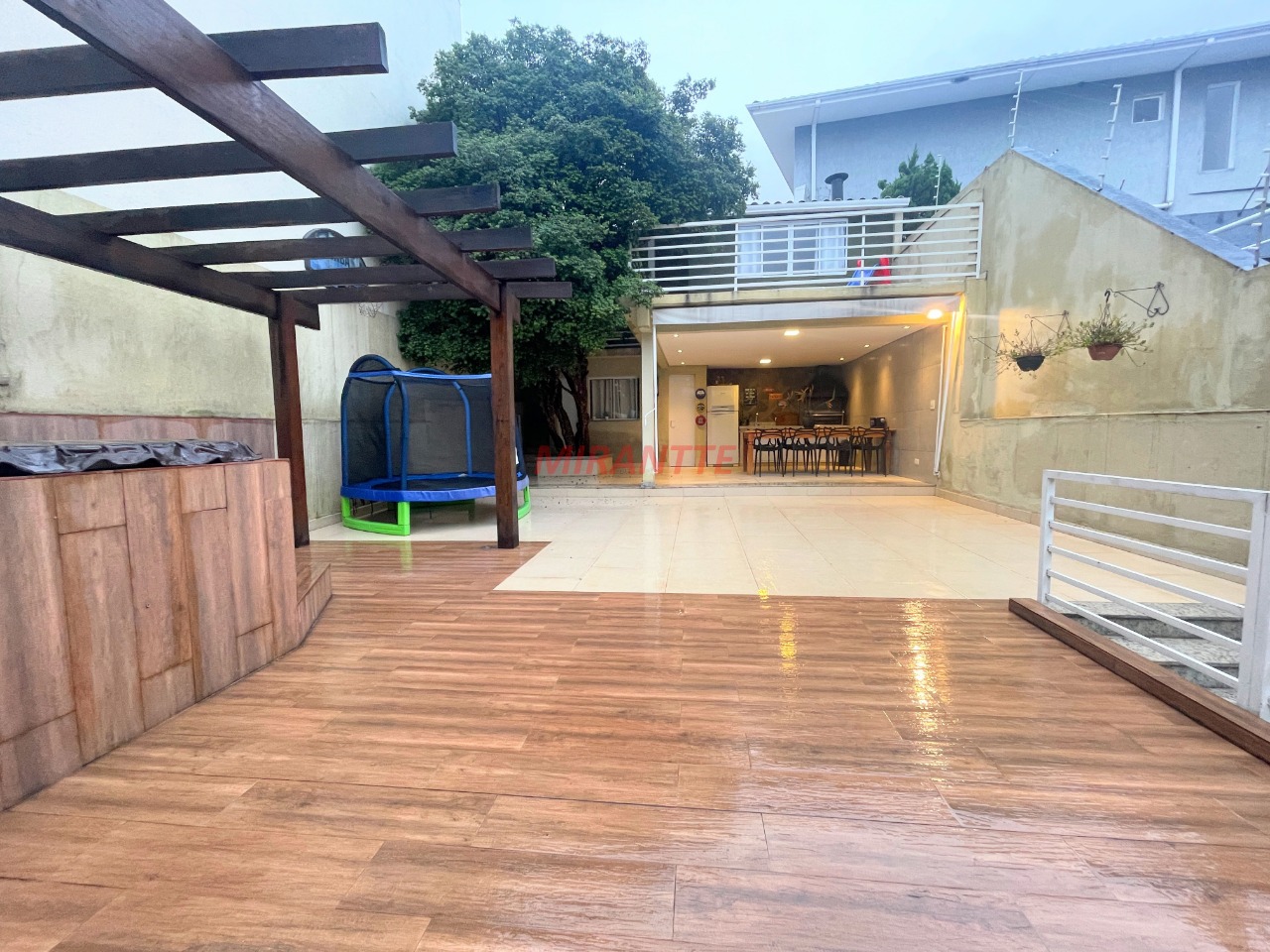 Sobrado de 240m² com 3 quartos em Santa Terezinha