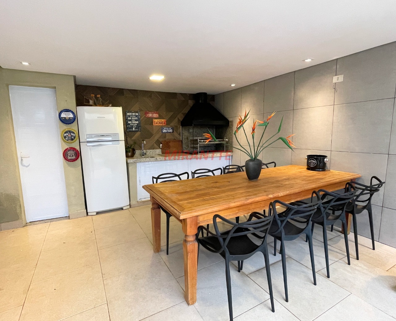 Sobrado de 240m² com 3 quartos em Santa Terezinha