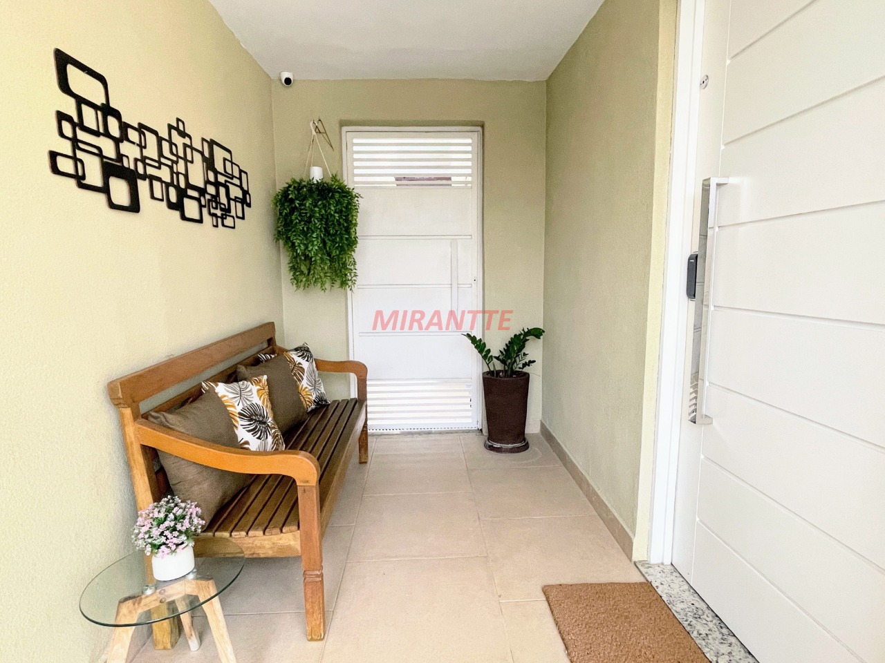 Sobrado de 240m² com 3 quartos em Santa Terezinha