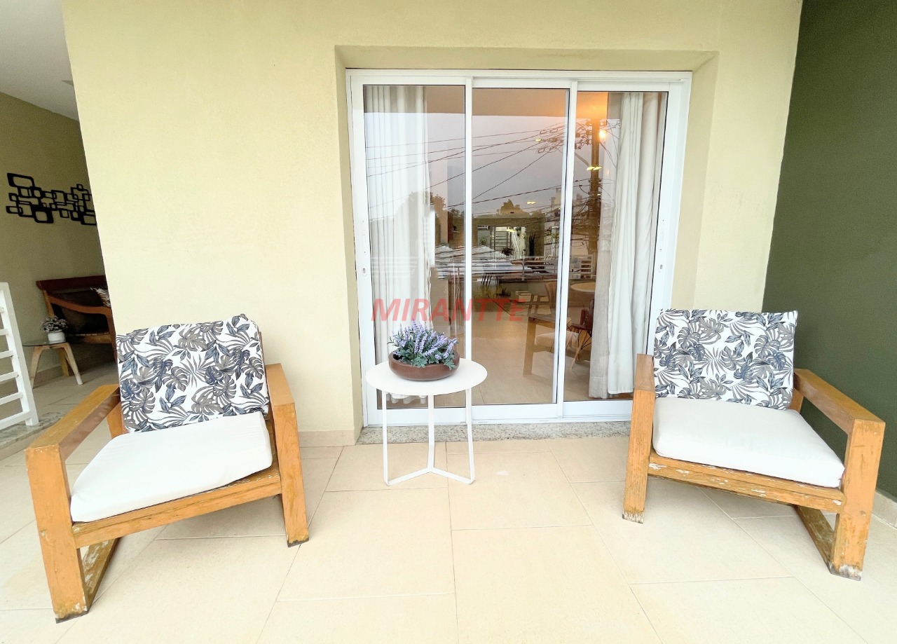 Sobrado de 240m² com 3 quartos em Santa Terezinha