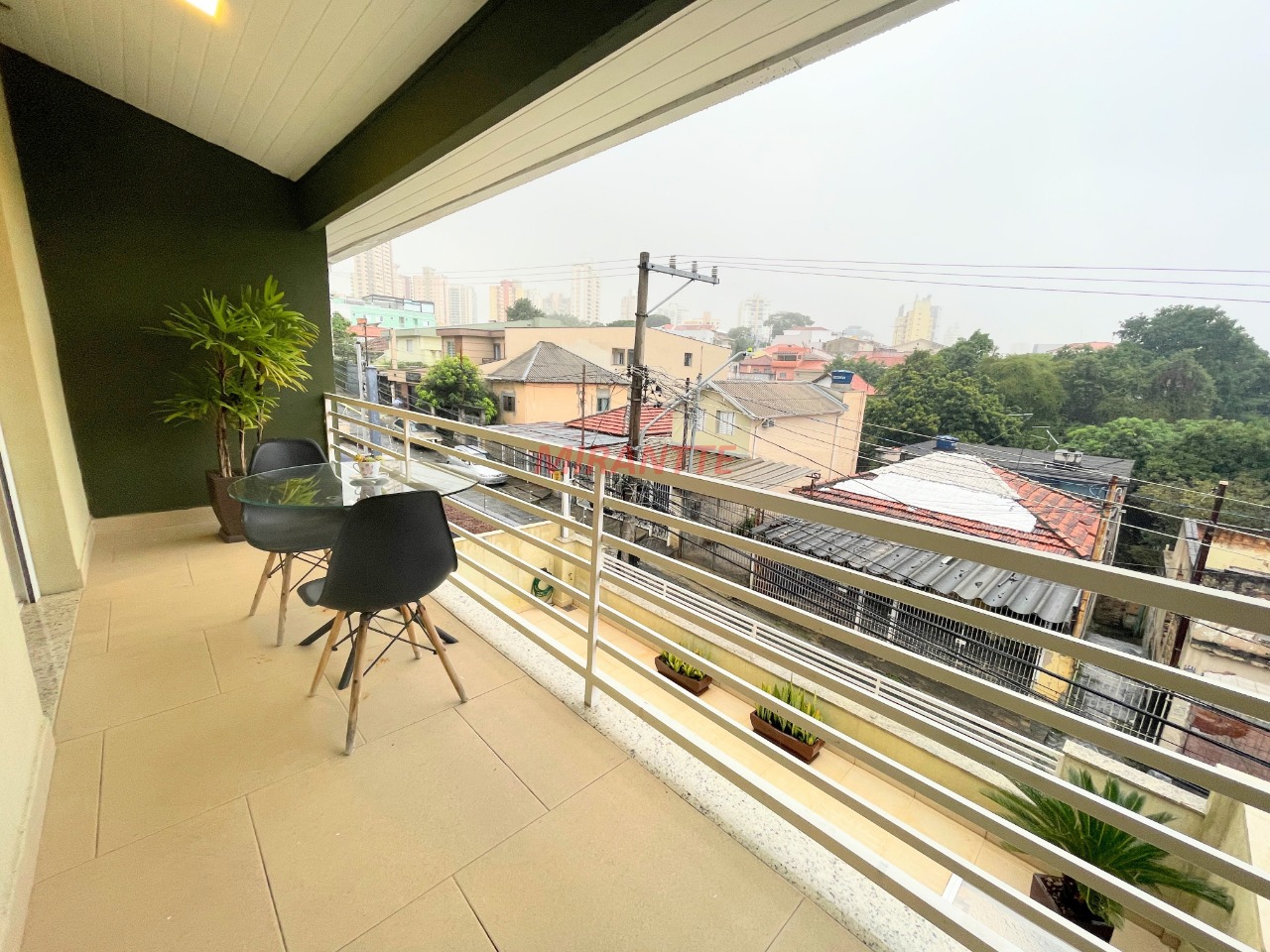 Sobrado de 240m² com 3 quartos em Santa Terezinha