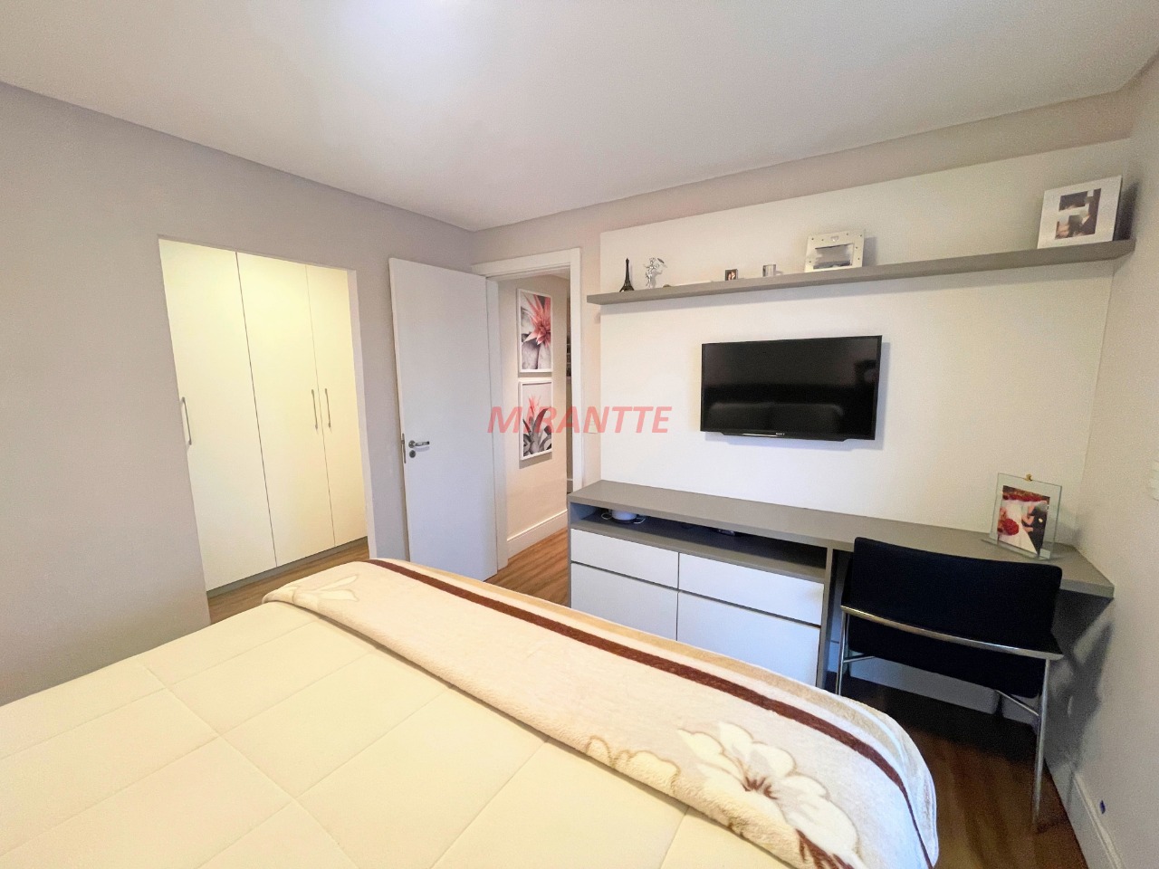 Sobrado de 240m² com 3 quartos em Santa Terezinha