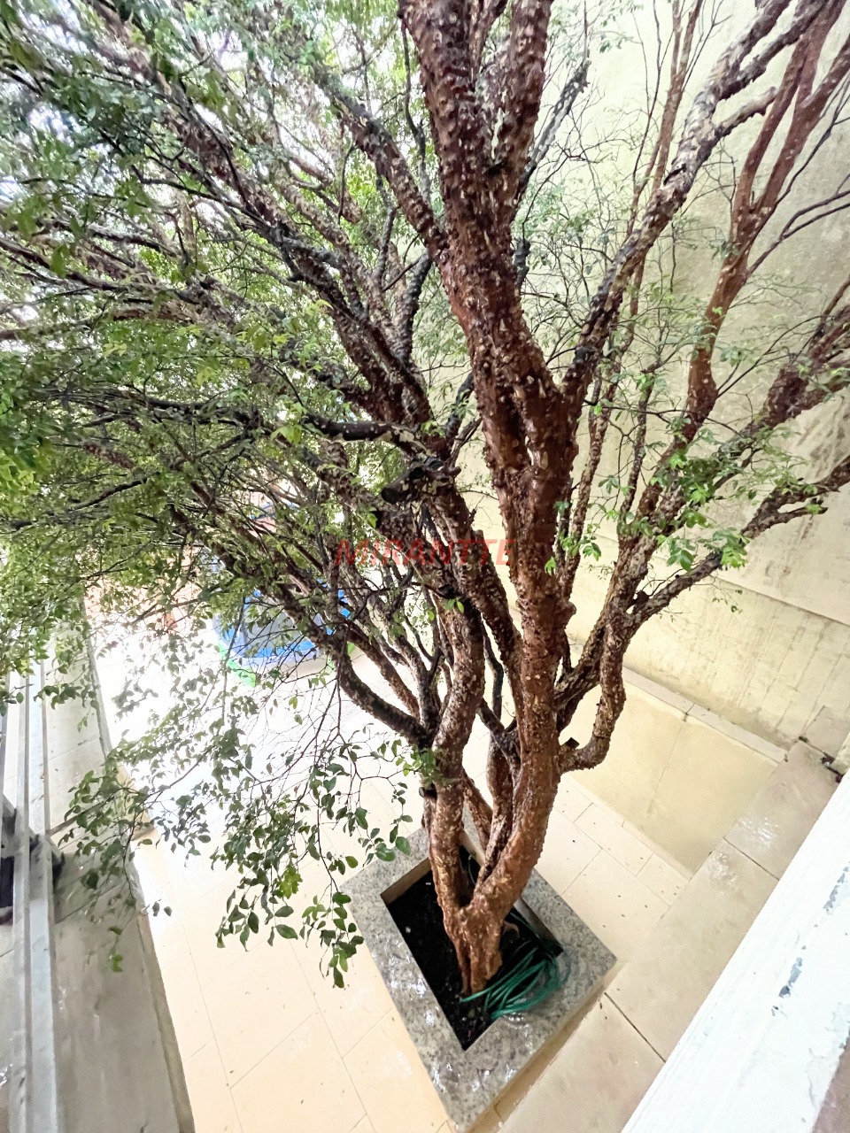 Sobrado de 240m² com 3 quartos em Santa Terezinha