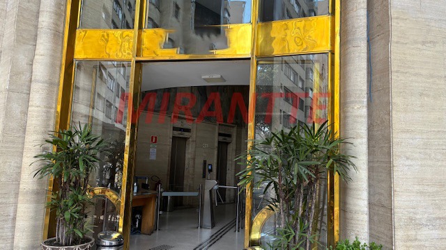 Conjunto comercial de 73m² em Centro