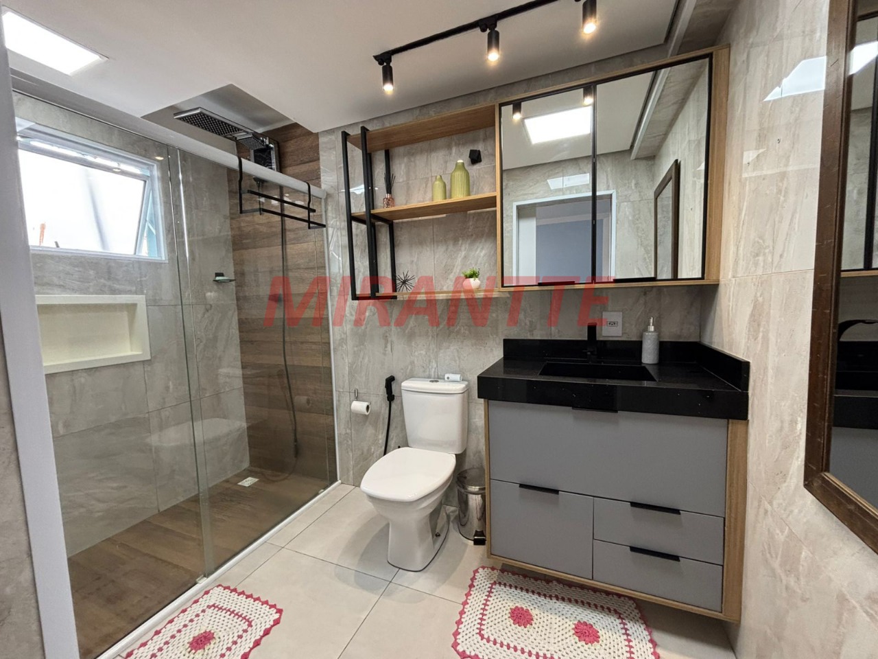 Sobrado de 100m² com 2 quartos em Vila Gustavo