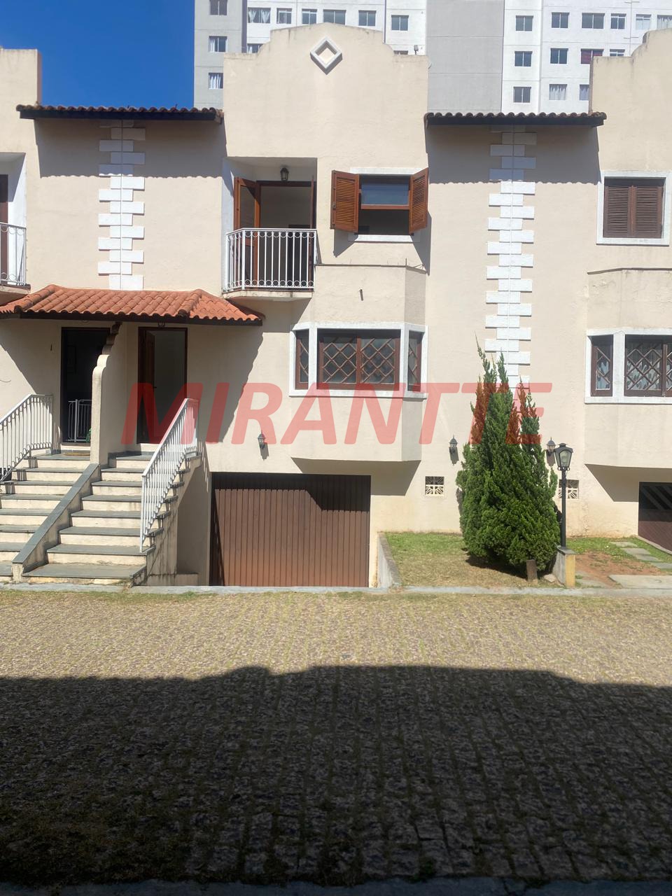 Cond. fechado de 188m² com 3 quartos em Vila Santos