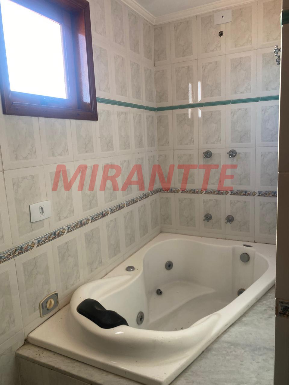 Cond. fechado de 188m² com 3 quartos em Vila Santos