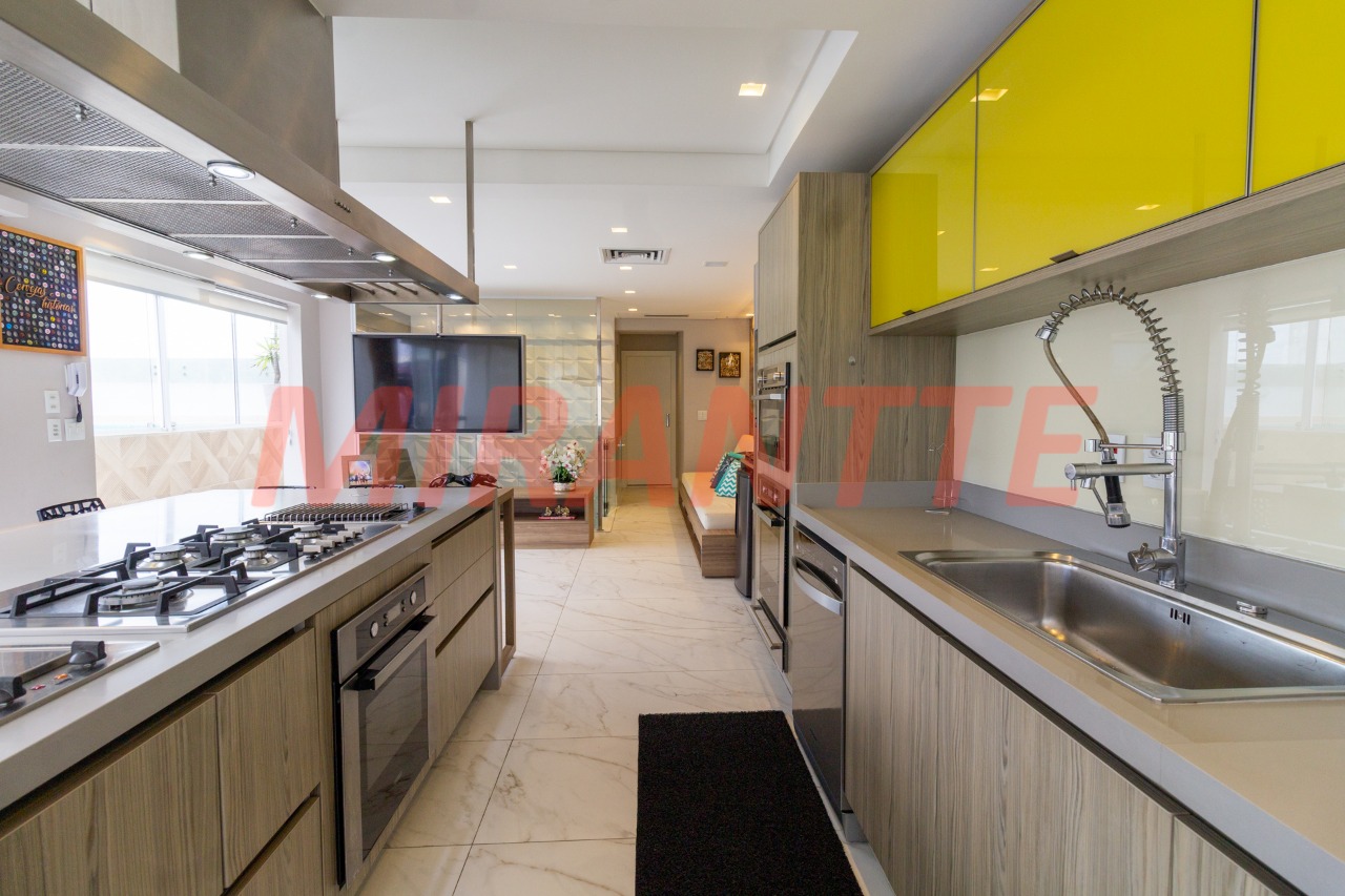 Cobertura de 247m² com 5 quartos em Santa Teresinha