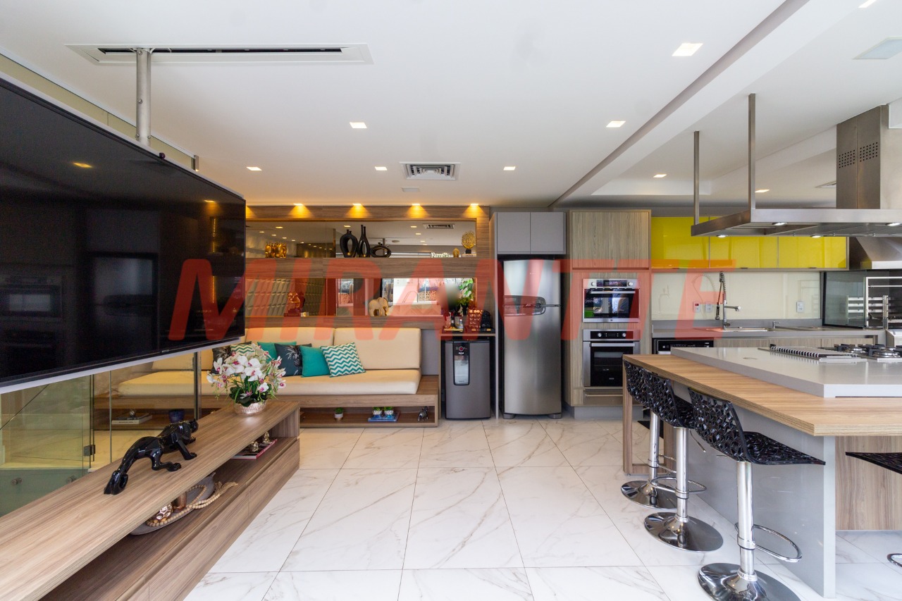 Cobertura de 247m² com 5 quartos em Santa Teresinha