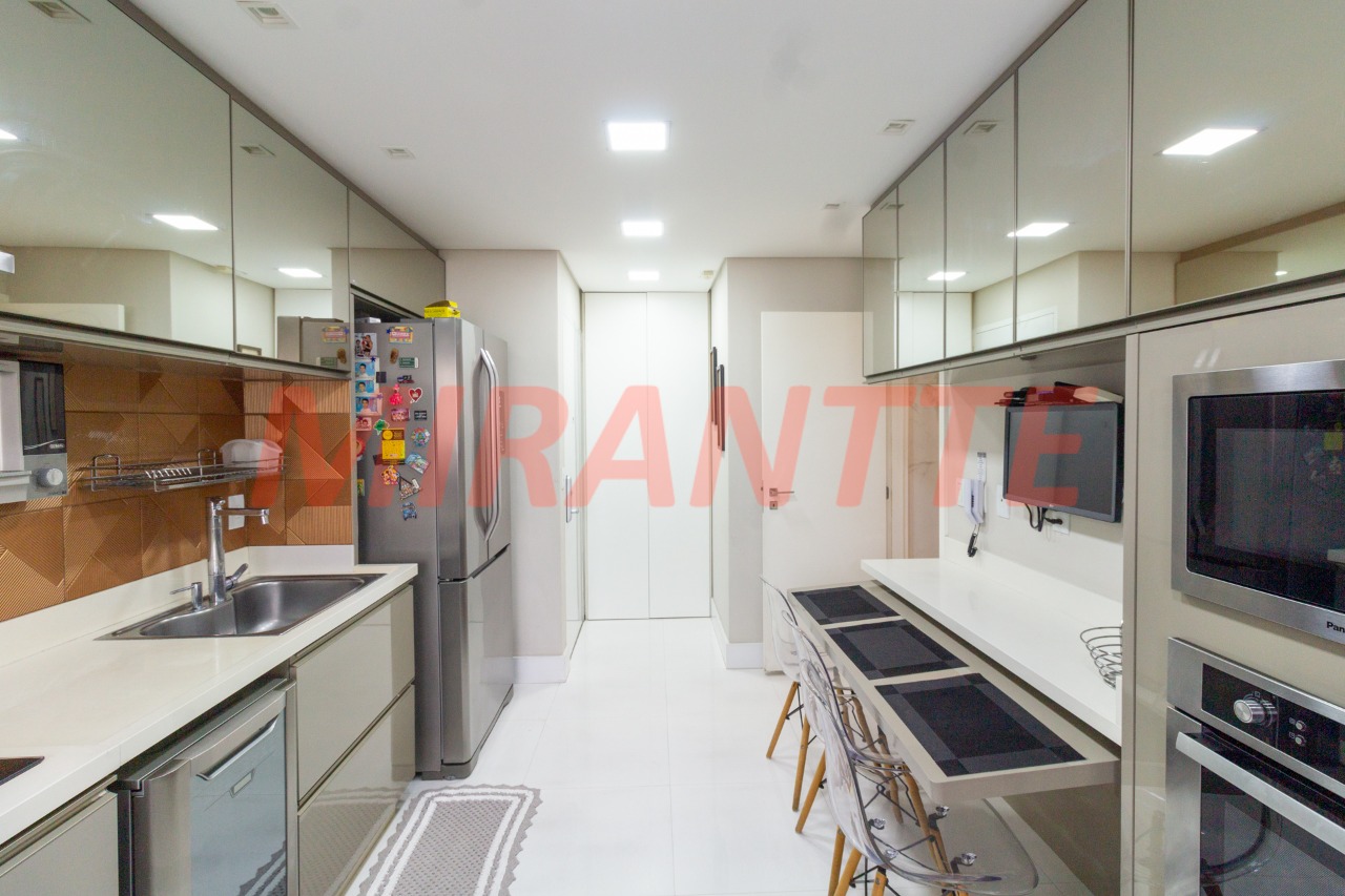 Cobertura de 247m² com 5 quartos em Santa Teresinha