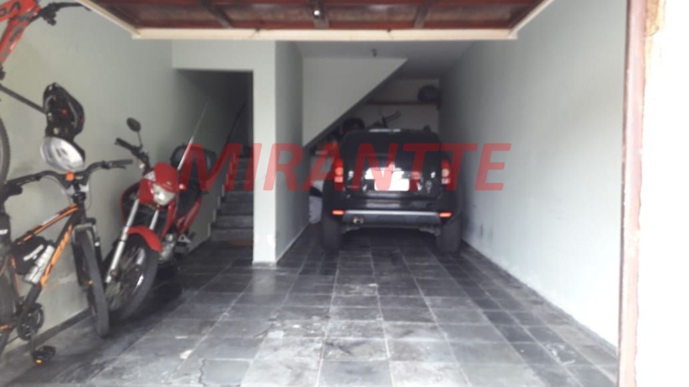 Sobrado de 280m² com 3 quartos em Água Fria