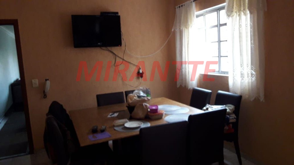 Sobrado de 280m² com 3 quartos em Água Fria