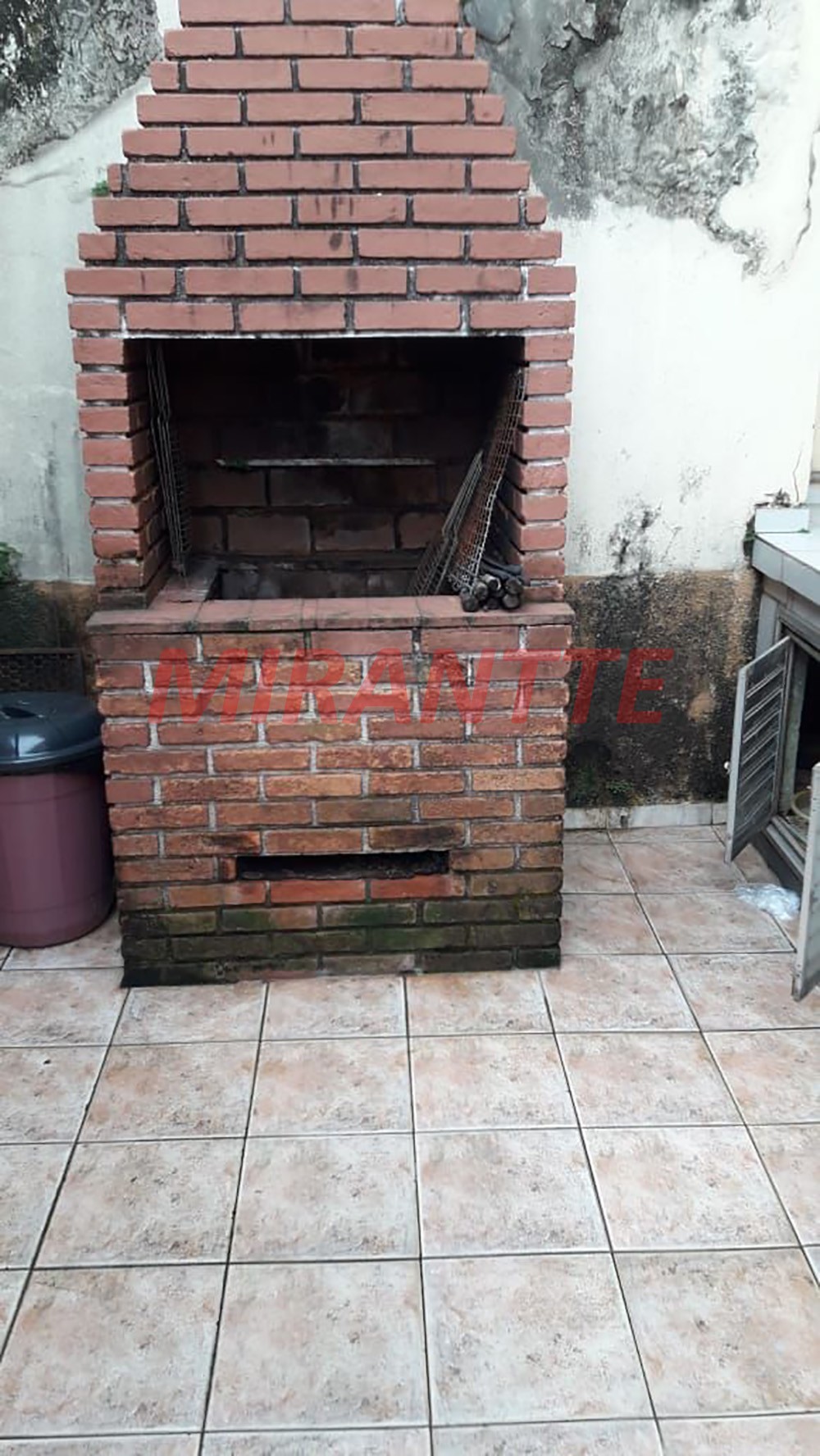 Sobrado de 280m² com 3 quartos em Água Fria