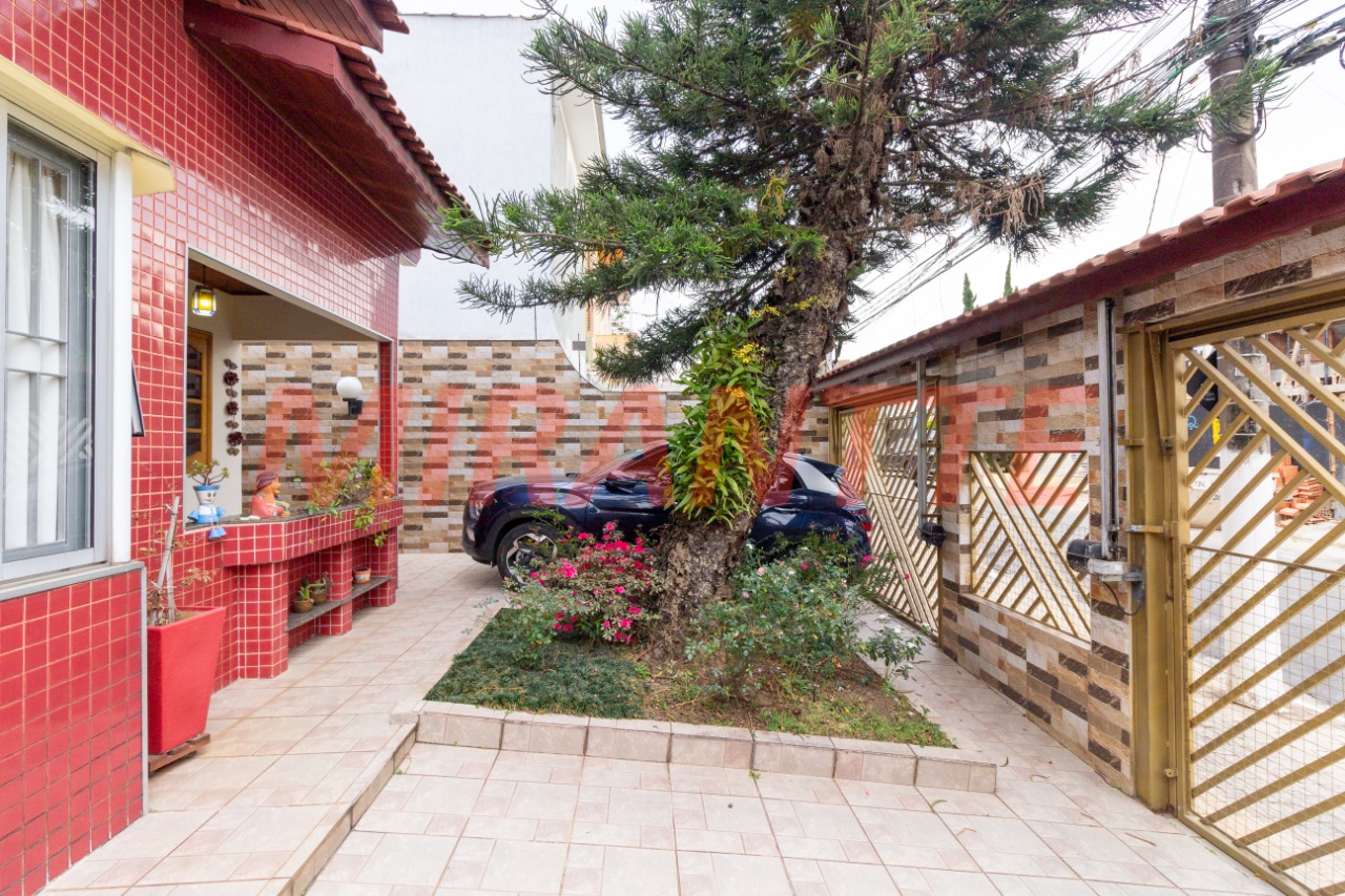 Sobrado de 212m² com 3 quartos em Santa Teresinha
