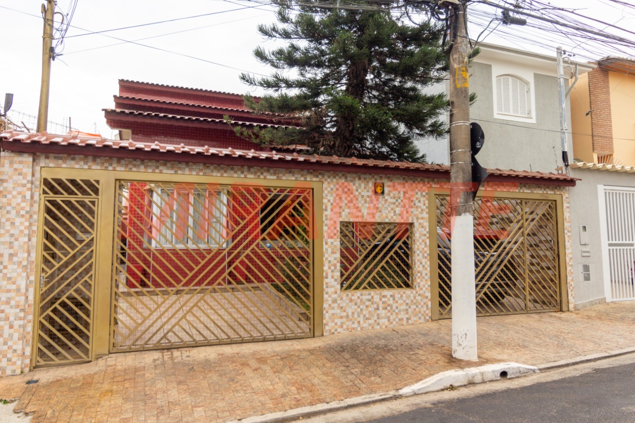 Sobrado de 212m² com 3 quartos em Santa Teresinha