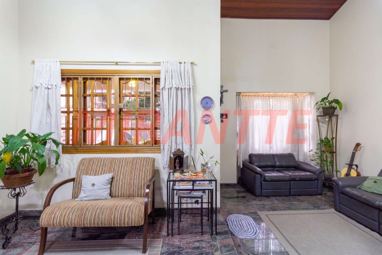 Sobrado de 212m² com 3 quartos em Santa Teresinha