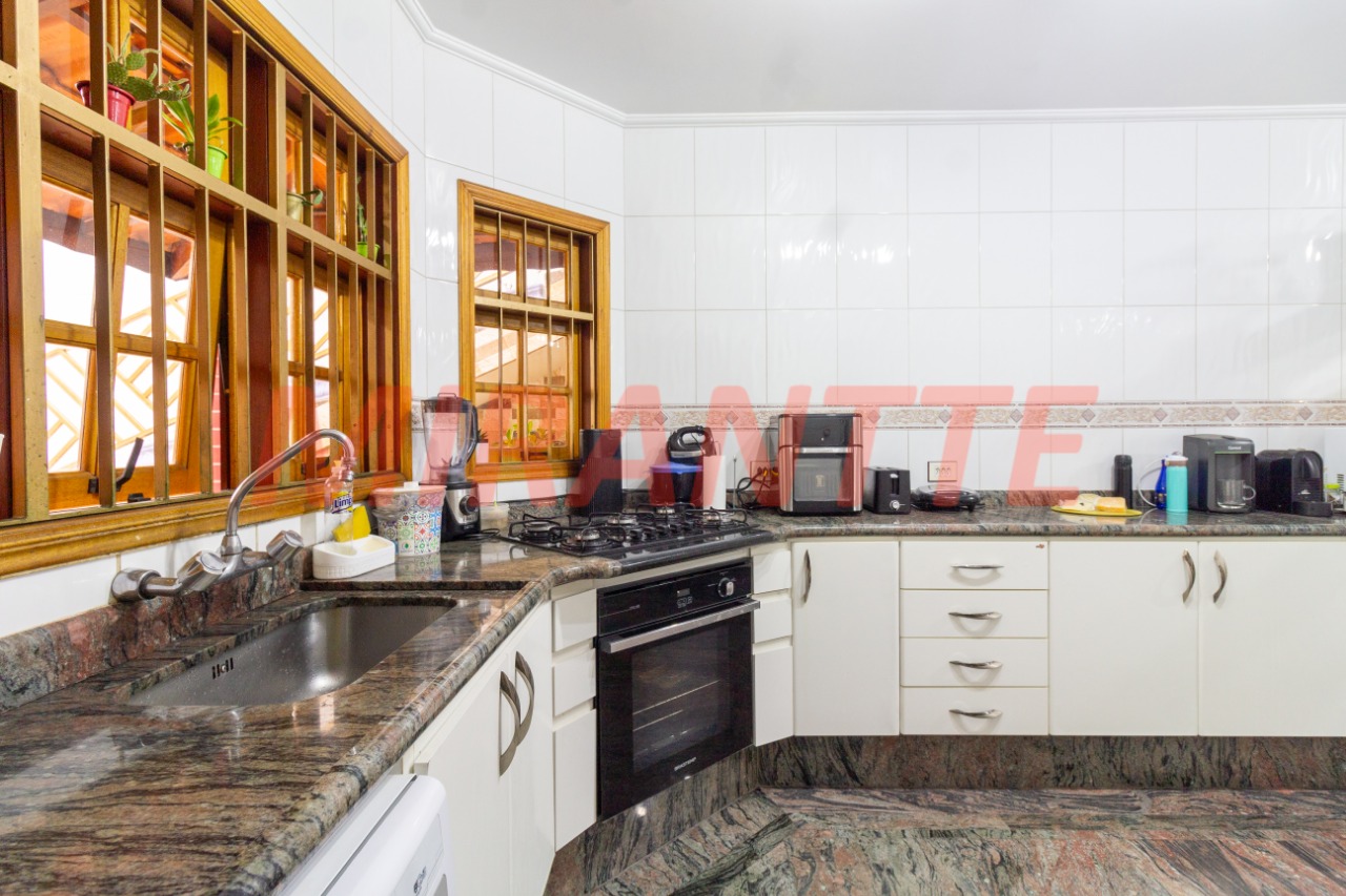 Sobrado de 212m² com 3 quartos em Santa Teresinha