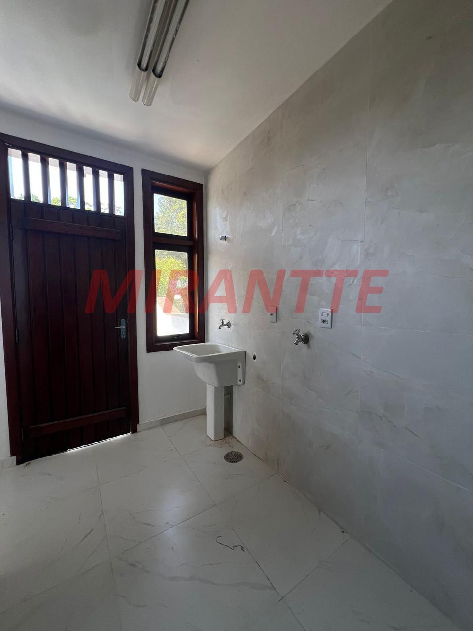 Casa terrea de 400m² com 4 quartos em Samambaia
