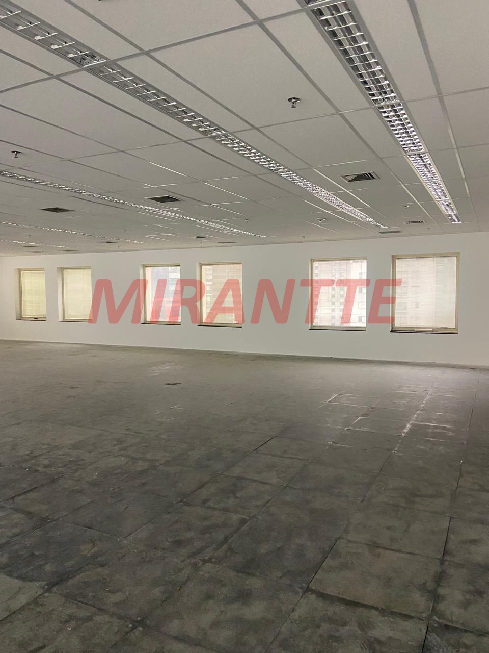 Conjunto comercial de 304m² em Vila Olimpia