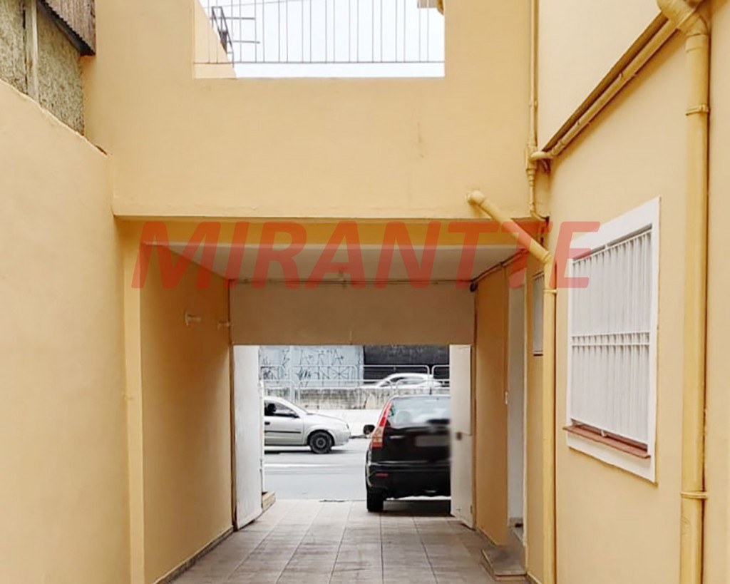 Comercial de 210m² em Limão