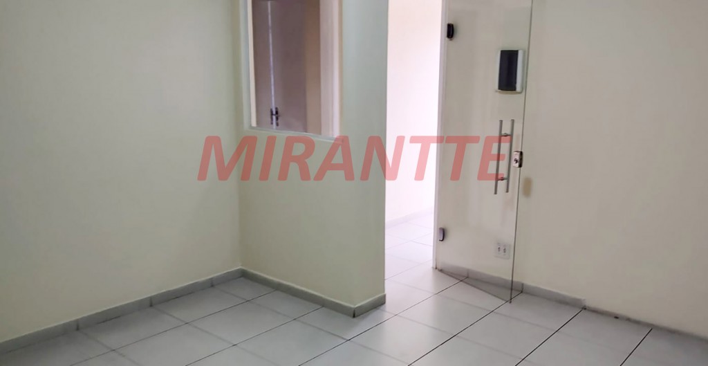 Comercial de 210m² em Limão