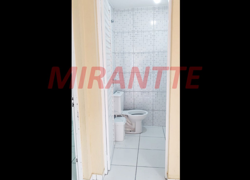 Comercial de 210m² em Limão