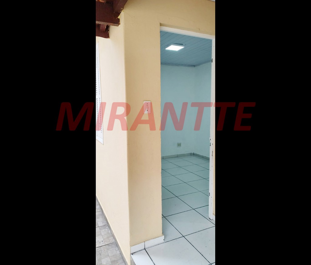 Comercial de 210m² em Limão