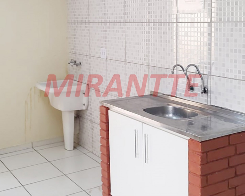 Comercial de 210m² em Limão