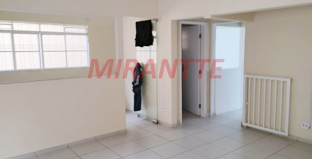 Comercial de 210m² em Limão
