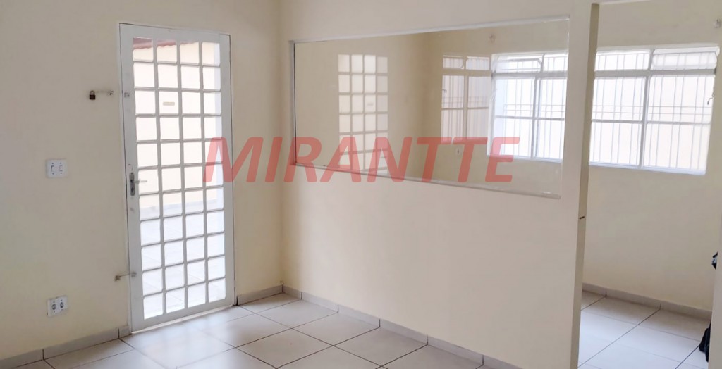Comercial de 210m² em Limão