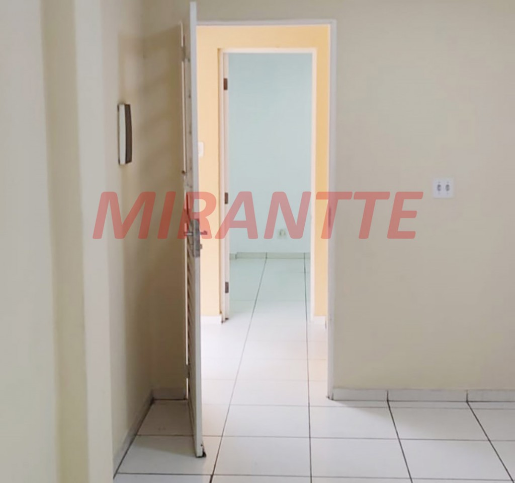 Comercial de 210m² em Limão