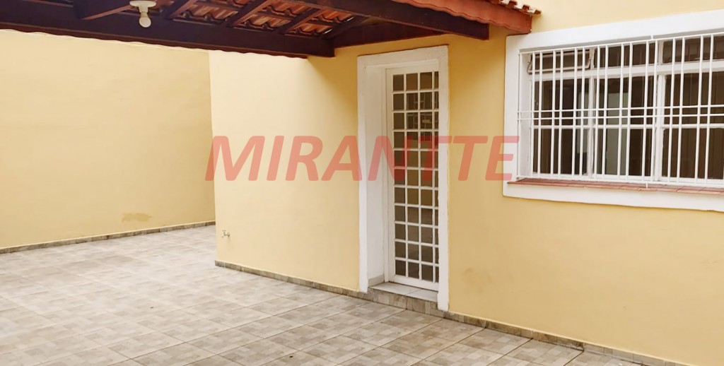 Comercial de 210m² em Limão