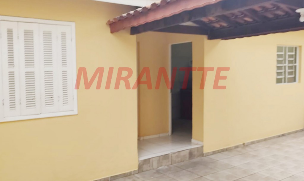 Comercial de 210m² em Limão