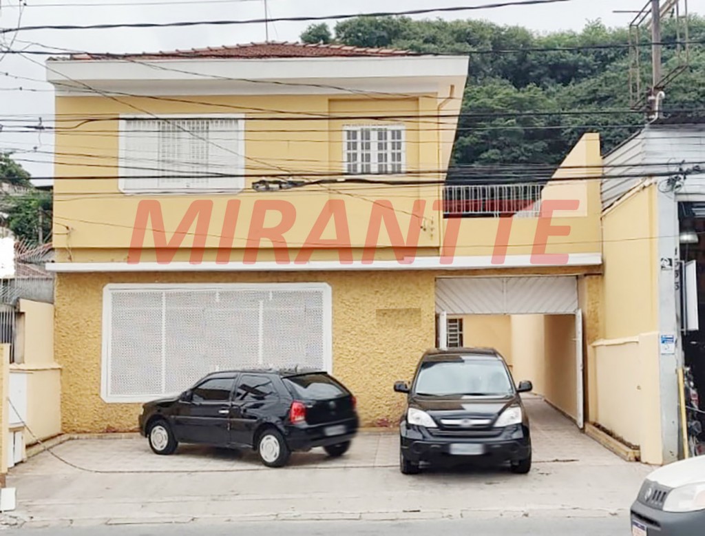 Comercial de 210m² em Limão