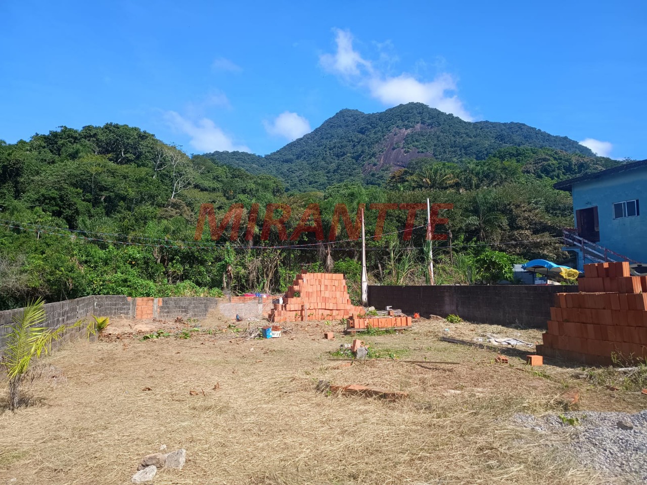 Terreno de 0m² em Praia do Costão Peruibe