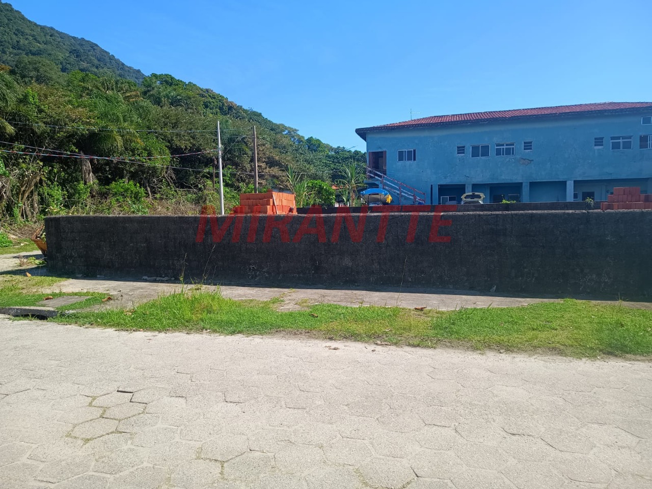 Terreno de 0m² em Praia do Costão Peruibe