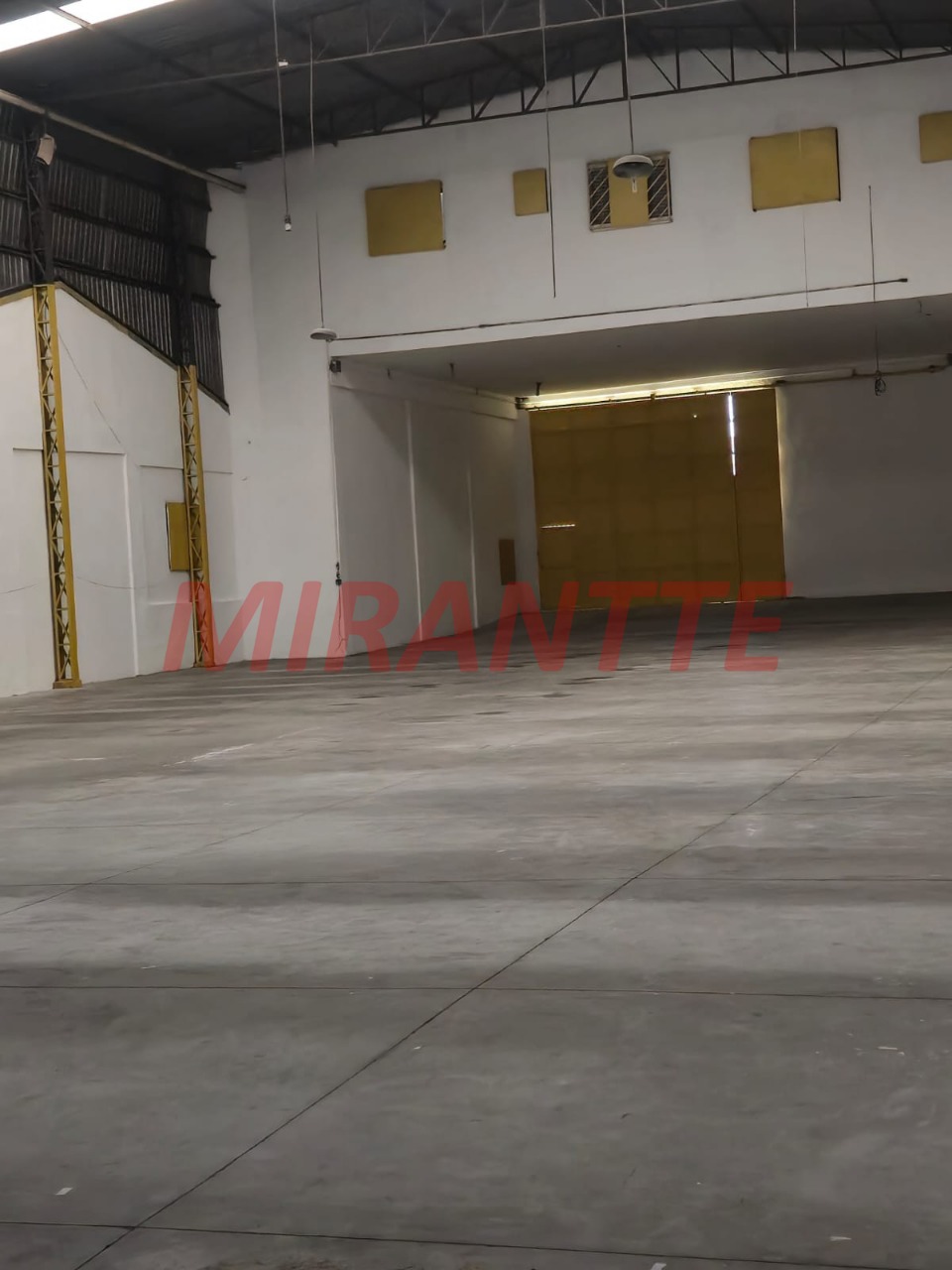 Galpao de 1200m² em Vila Maria