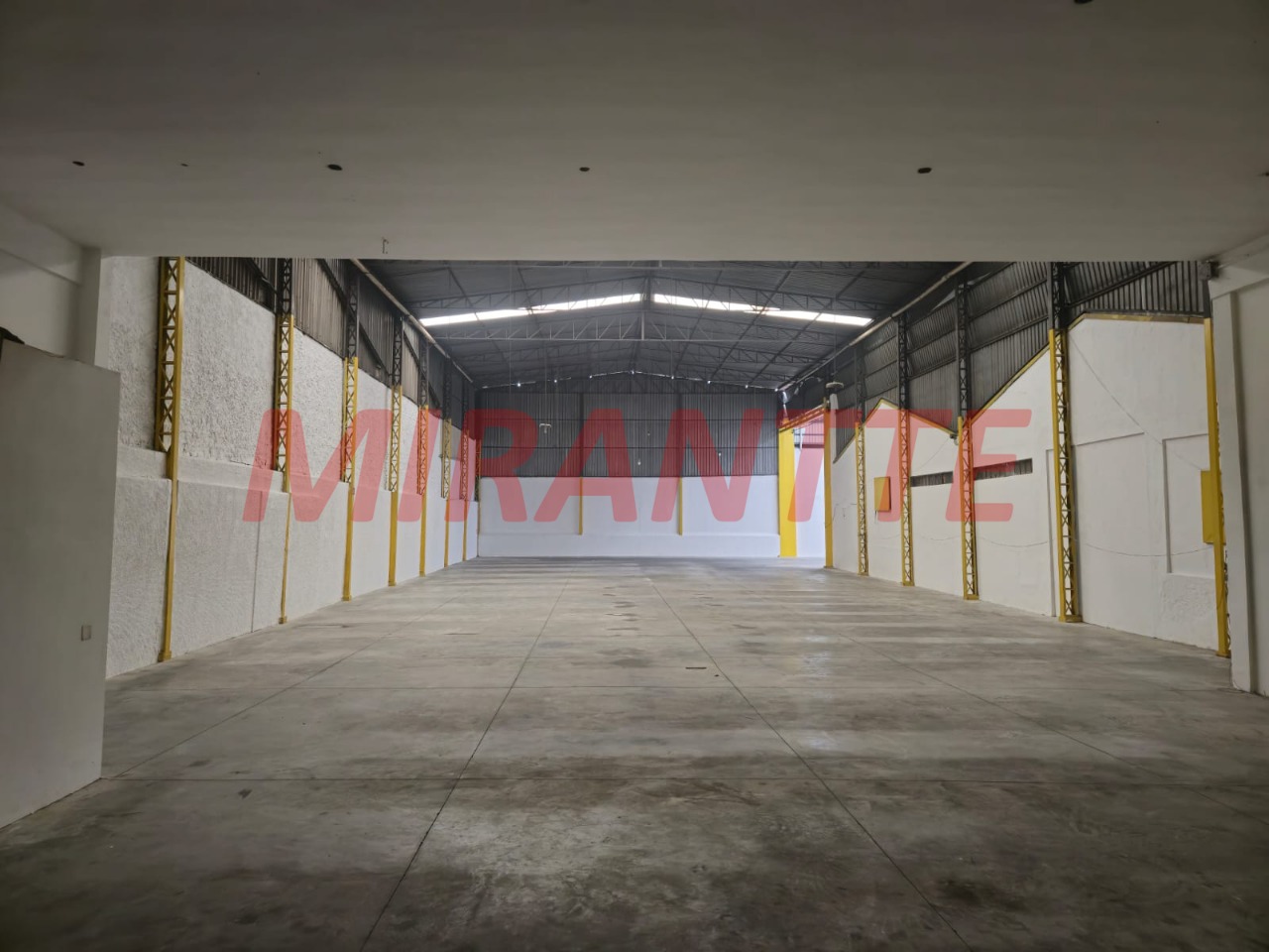 Galpao de 1200m² em Vila Maria