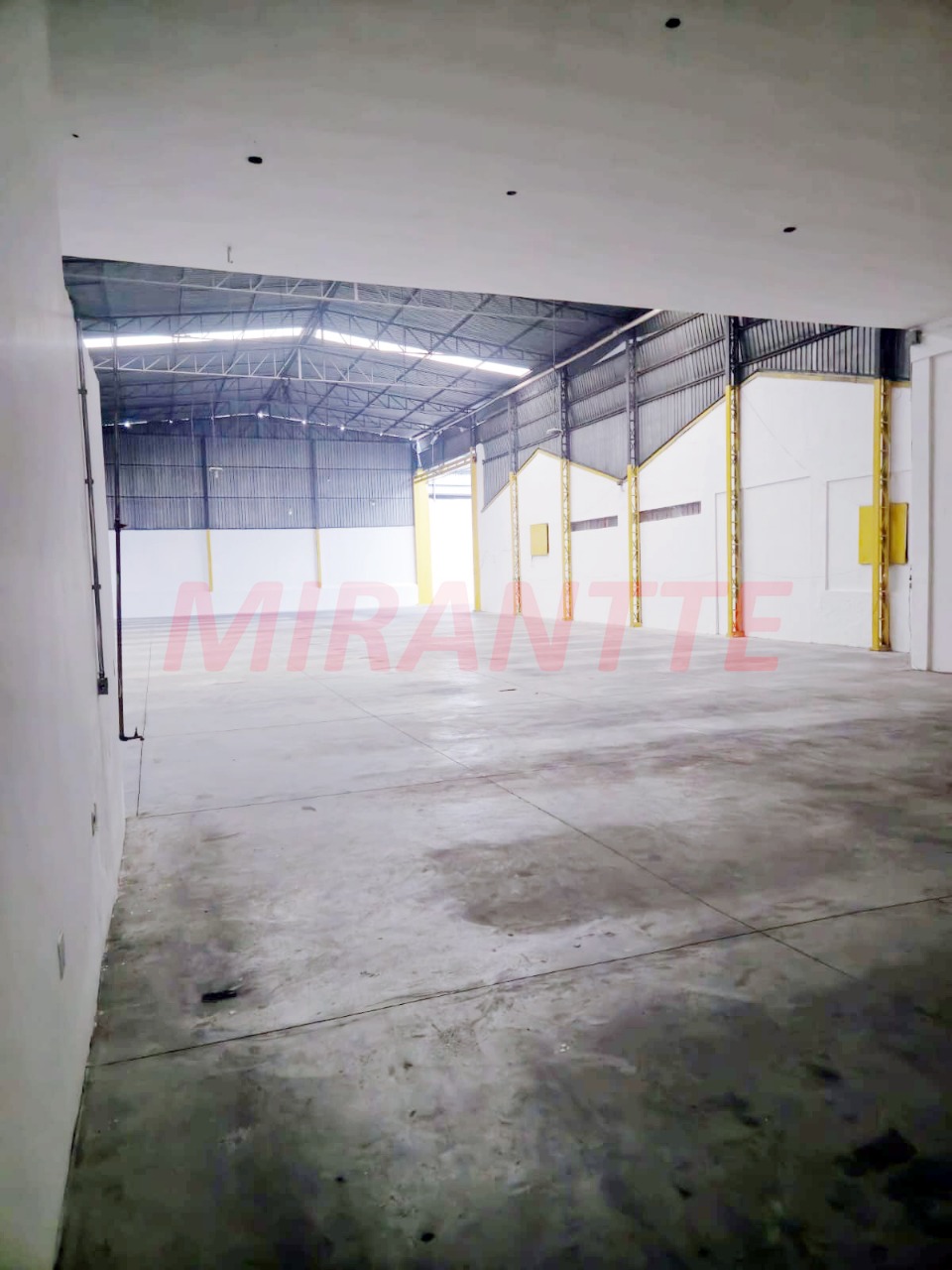 Galpao de 1200m² em Vila Maria