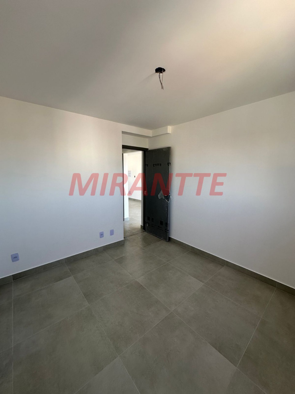 Apartamento de 48m² com 2 quartos em Jardim Aida