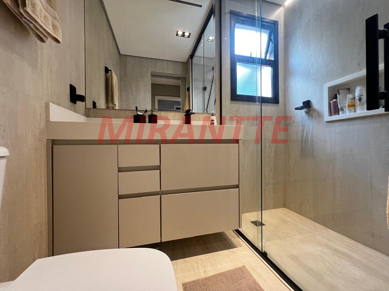 Apartamento de 70m² com 2 quartos em Santa Teresinha