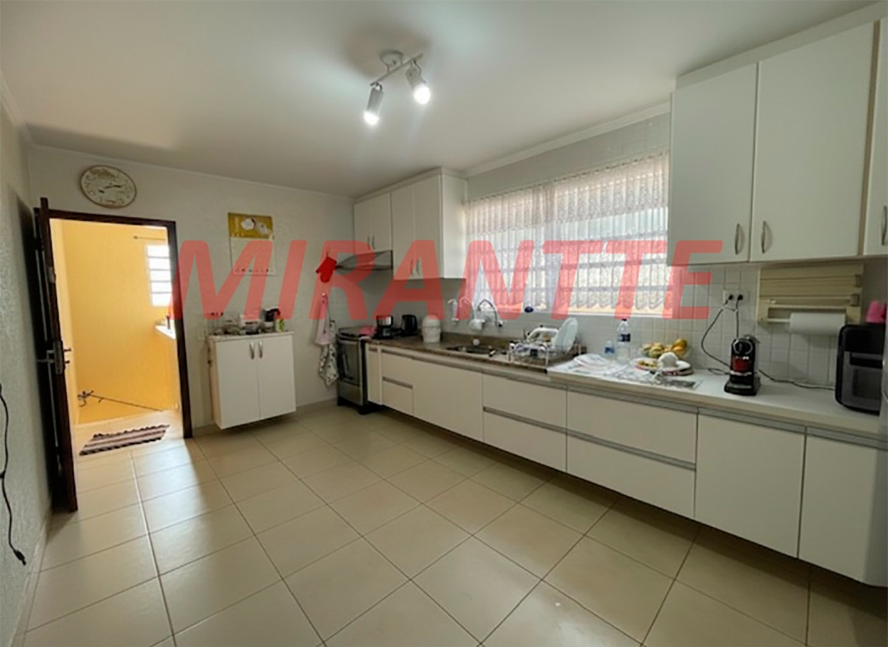 Sobrado de 222m² com 3 quartos em Mandaqui
