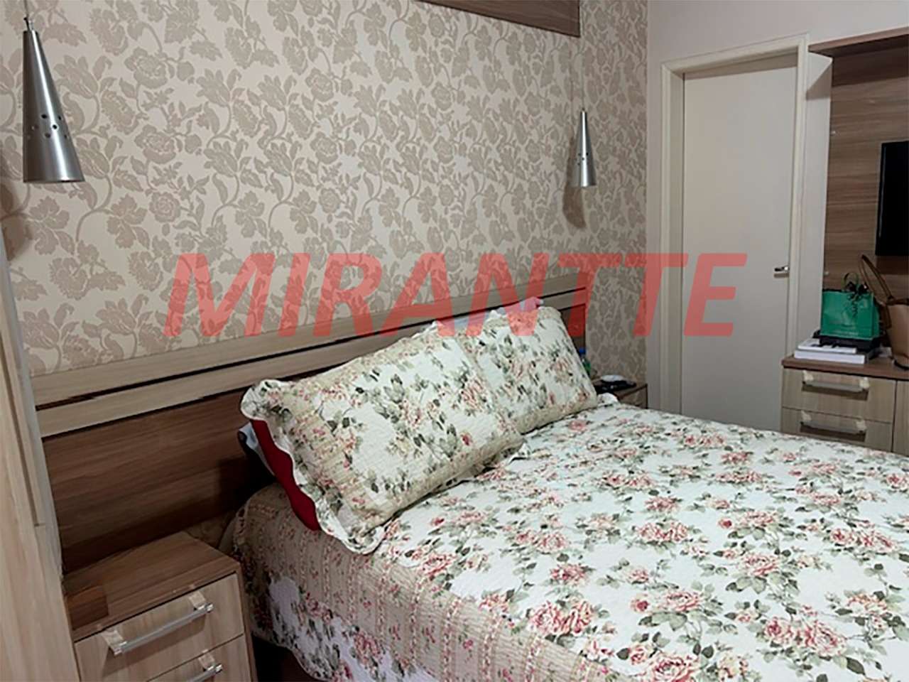 Cond. fechado de 169m² com 3 quartos em Vila Santos