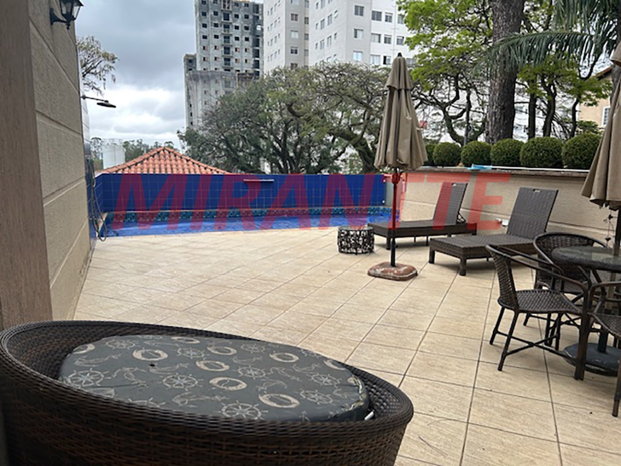 Cond. fechado de 169m² com 3 quartos em Vila Santos