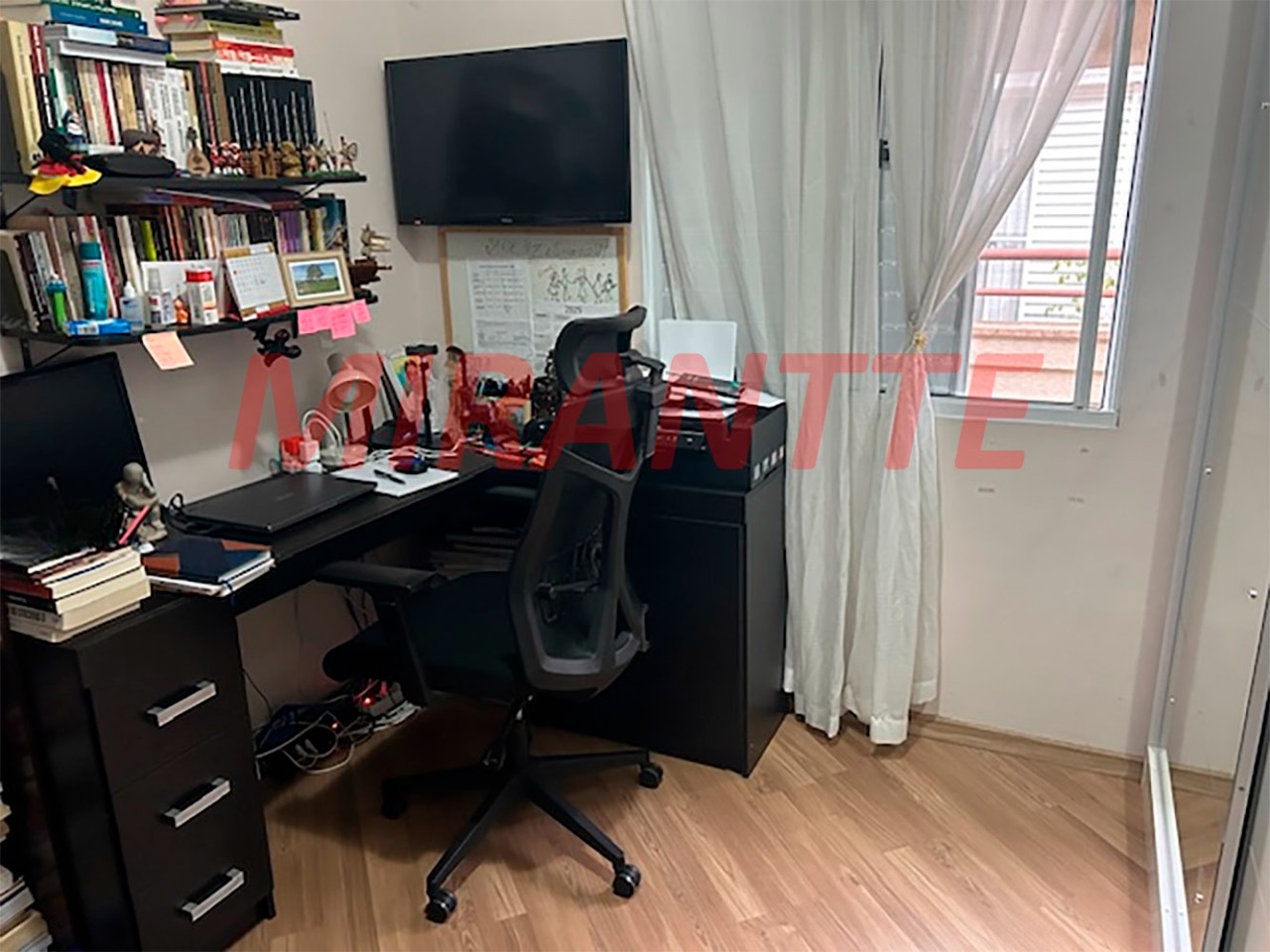 Cond. fechado de 169m² com 3 quartos em Vila Santos