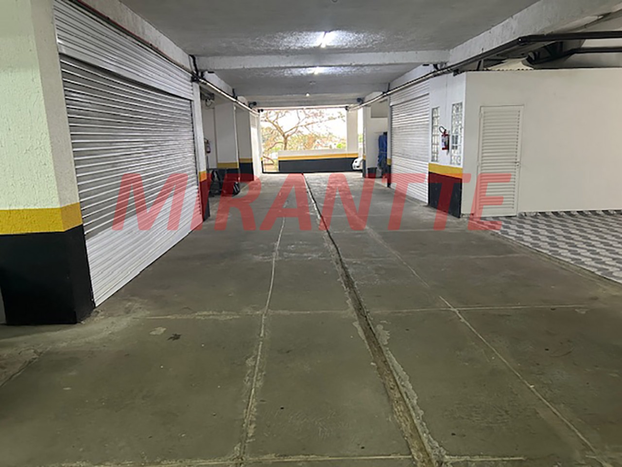 Cond. fechado de 169m² com 3 quartos em Vila Santos