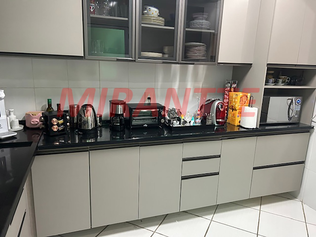 Cond. fechado de 169m² com 3 quartos em Vila Santos