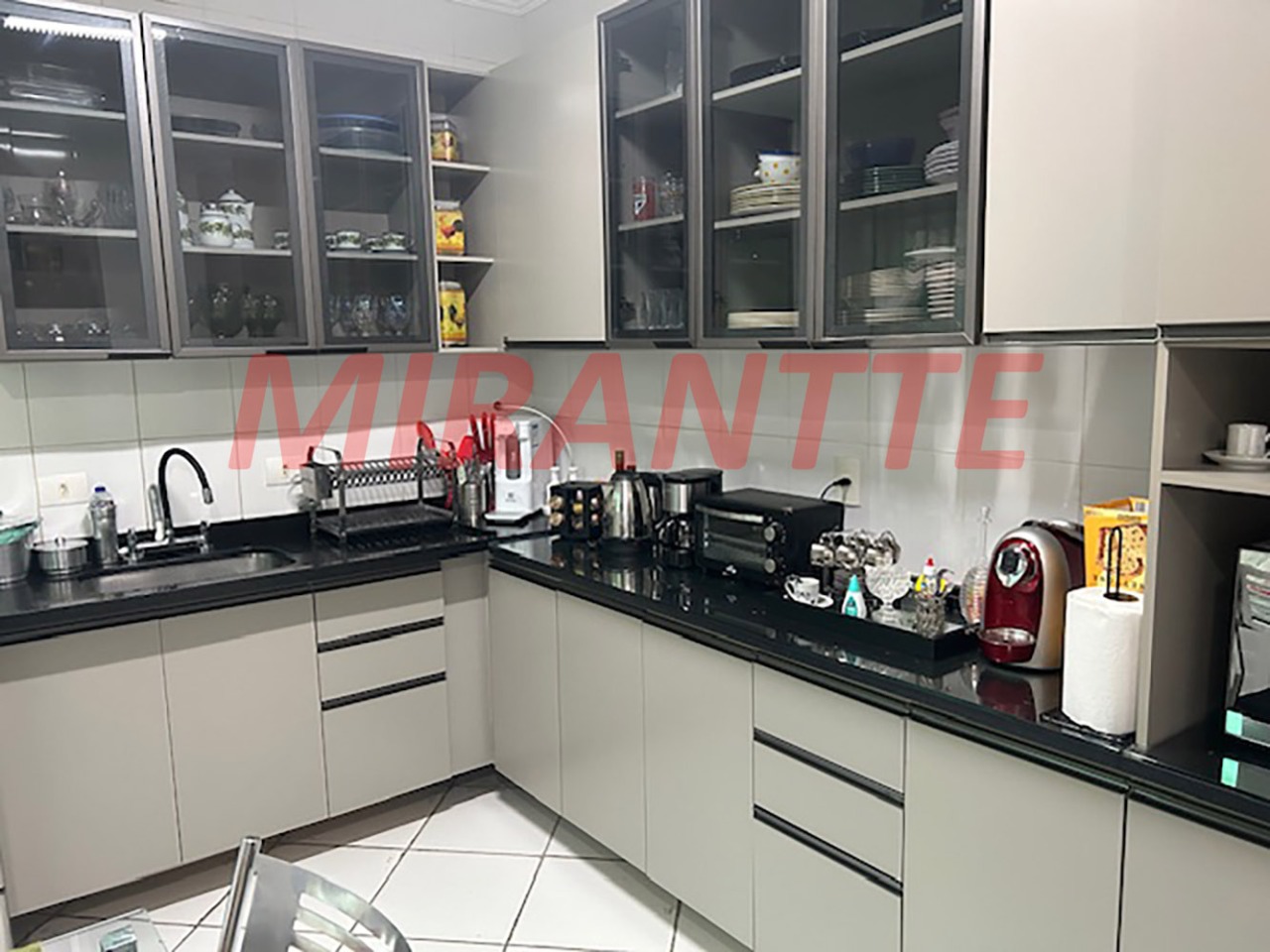 Cond. fechado de 169m² com 3 quartos em Vila Santos