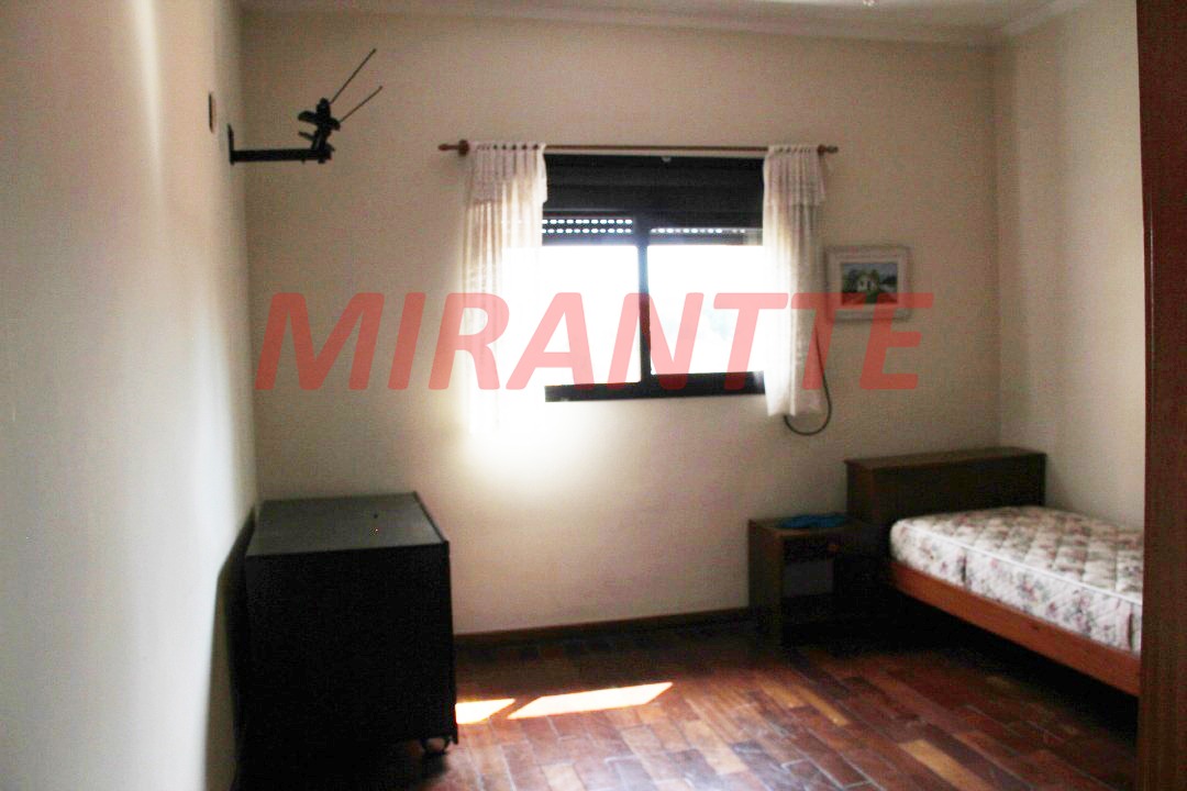 Sobrado de 243m² com 3 quartos em Santa Teresinha